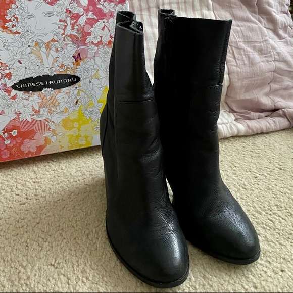 Chinese Laundry Cool Kids Black Booties - Picture 5 of 6